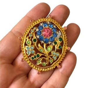 Vintage 1998 TRIFARI Limited Edition FLOWER BROOCH Rhinestones Gold Tone #900